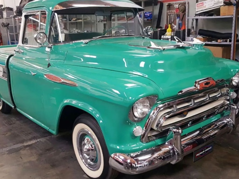 CHEVROLET CAMEO 1957